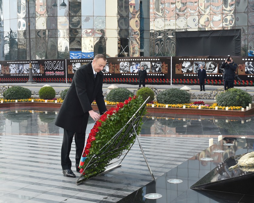 Prezident İlham Əliyev və xanımı Xocalı faciəsi qurbanlarının xatirəsini anma mərasimində iştirak ediblər (ƏLAVƏ OLUNUB 2) (FOTO)