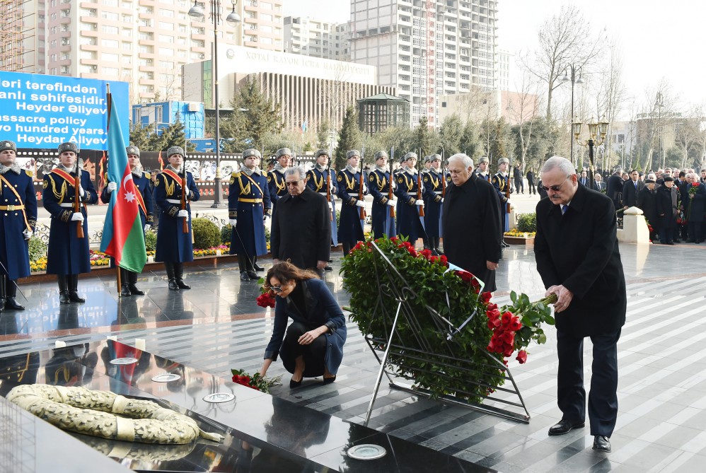 Prezident İlham Əliyev və xanımı Xocalı faciəsi qurbanlarının xatirəsini anma mərasimində iştirak ediblər (ƏLAVƏ OLUNUB 2) (FOTO)
