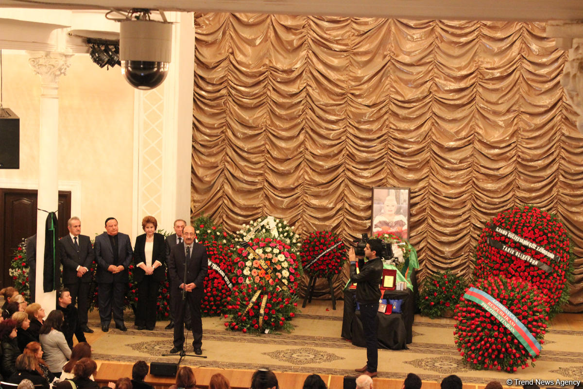İlhamə Quliyevanı son mənzilə alqışlarla yola saldılar (FOTO)