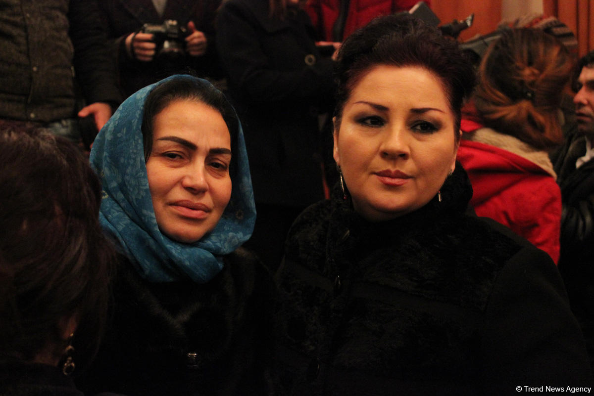 İlhamə Quliyevanı son mənzilə alqışlarla yola saldılar (FOTO)