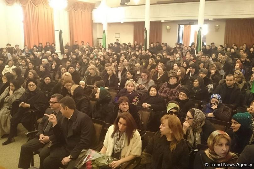 Xalq artisti İlhamə Quliyeva ilə vida mərasimi keçirilir (FOTO)