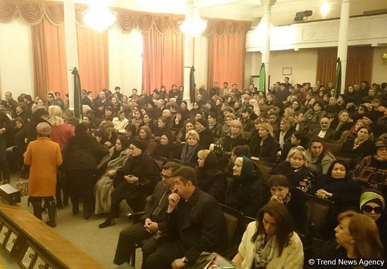 Xalq artisti İlhamə Quliyeva ilə vida mərasimi keçirilir (FOTO)