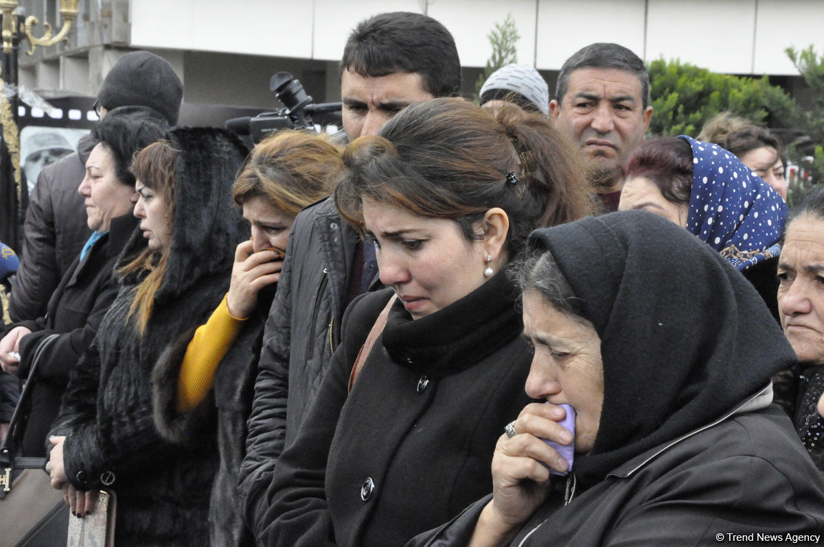 Azərbaycan ictimaiyyəti Xocalı soyqırımı qurbanlarının xatirəsini yad edir (FOTO)