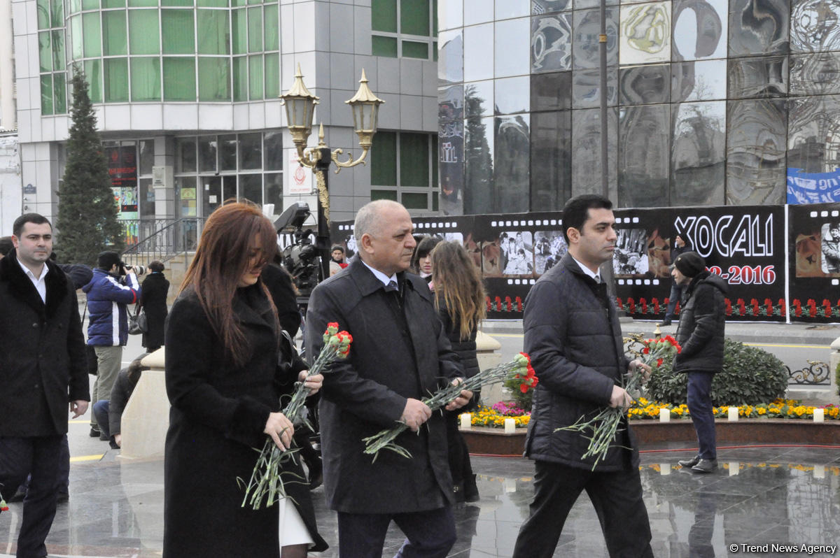 Azərbaycan ictimaiyyəti Xocalı soyqırımı qurbanlarının xatirəsini yad edir (FOTO)