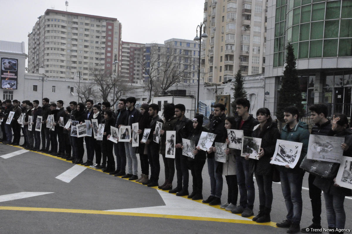 Azərbaycan ictimaiyyəti Xocalı soyqırımı qurbanlarının xatirəsini yad edir (FOTO)