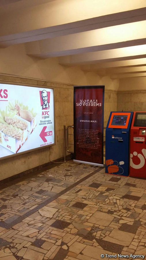 Bakı metrosunun stansiyalarında Xocalı faciəsilə bağlı foto və lövhələr yerləşdirilib (FOTO)
