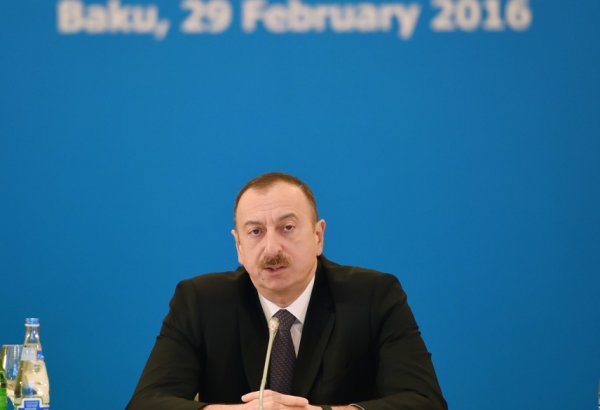 İlham Əliyev: Enerji əməkdaşlığı siyasi formatdan azad olmalıdır (FOTO) (ƏLAVƏ OLUNUB)