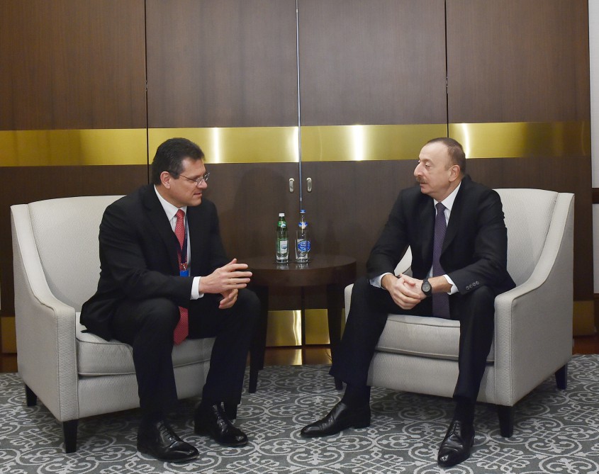 İlham Əliyev Avropa Komissiyasının enerji birliyi üzrə vitse-prezidentini qəbul edib (FOTO)