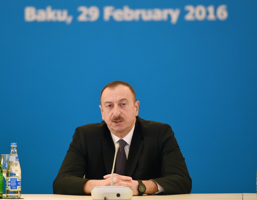 İlham Əliyev: Enerji əməkdaşlığı siyasi formatdan azad olmalıdır (FOTO) (ƏLAVƏ OLUNUB)