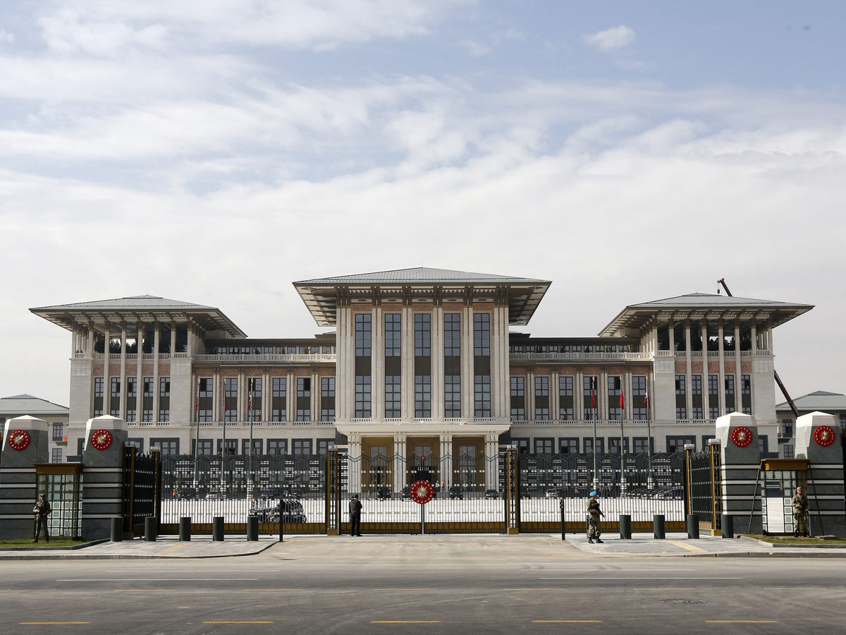 Türkiyənin yeni Konstitusiyasının layihəsi imzalanması üçün prezidentə təqdim edilib