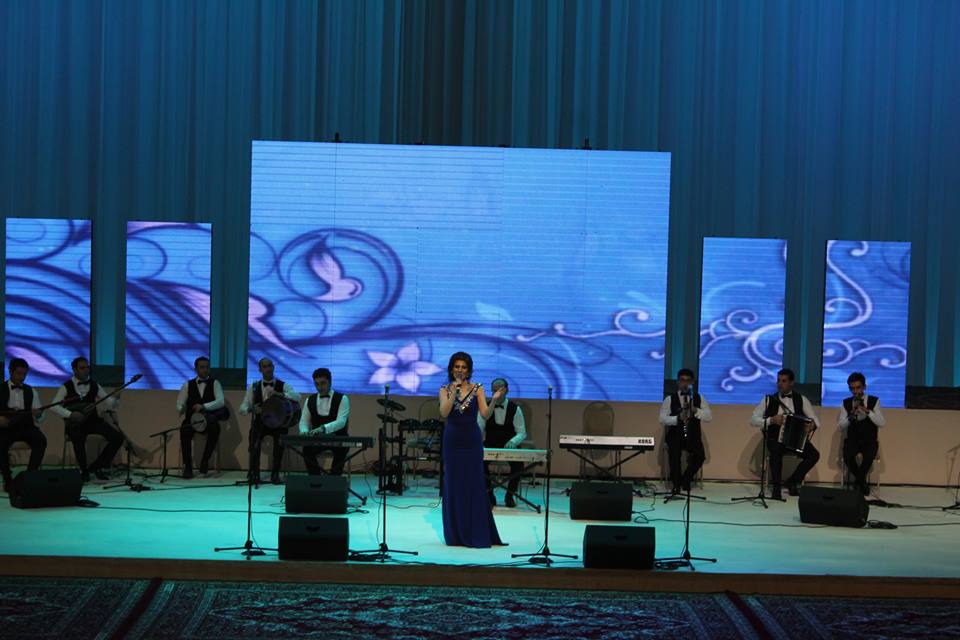 Cabir Novruzun sözlərinə bəstələnmiş mahnılardan ibarət unudulmaz gecə yaşanıb