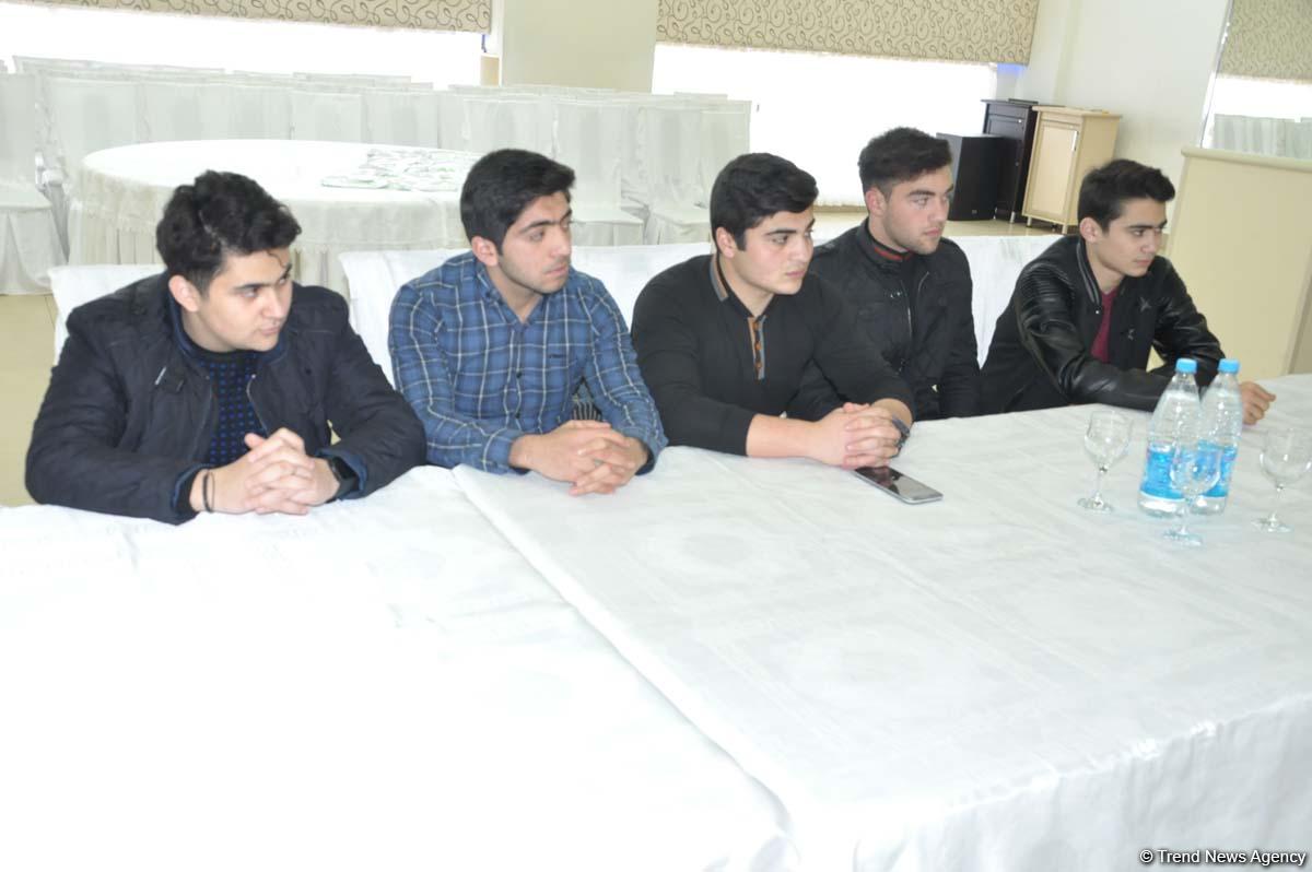 Gəncədə gənclərə çağırış edildi (FOTO)
