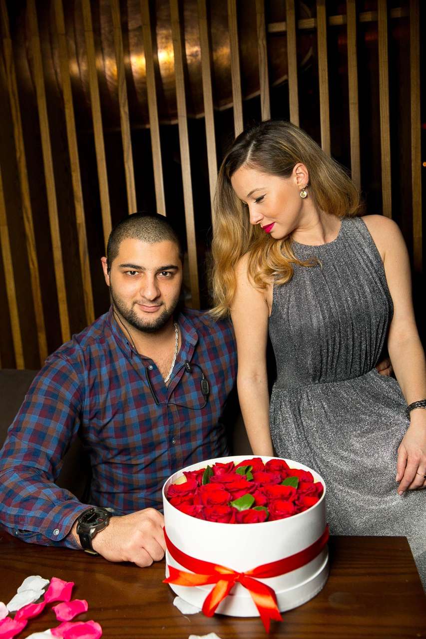 Rus Dram Teatrının aktrisası nikah masasında (FOTO)