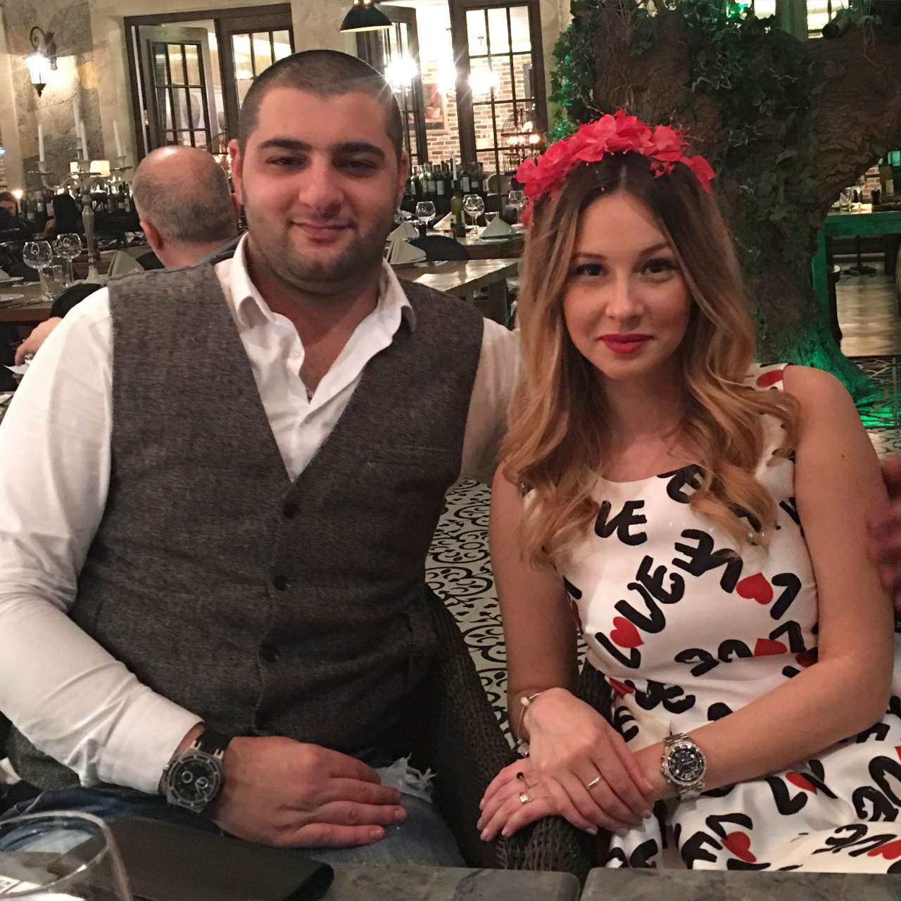 Rus Dram Teatrının aktrisası nikah masasında (FOTO)