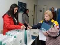 Müxtəlif ölkələrin nümayəndə heyətləri Bakıda batut gimnastikası üzrə Dünya Kuboku üçün akkreditasiyadan keçirlər (FOTOREPORTAJ)