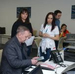 Müxtəlif ölkələrin nümayəndə heyətləri Bakıda batut gimnastikası üzrə Dünya Kuboku üçün akkreditasiyadan keçirlər (FOTOREPORTAJ)