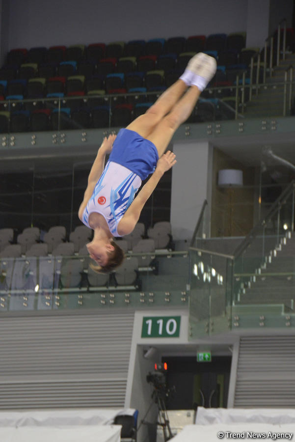 Bakıda batut gimnastikası üzrə Dünya Kubokunda iştirak edəcək idmançıların podium məşqləri (FOTO)