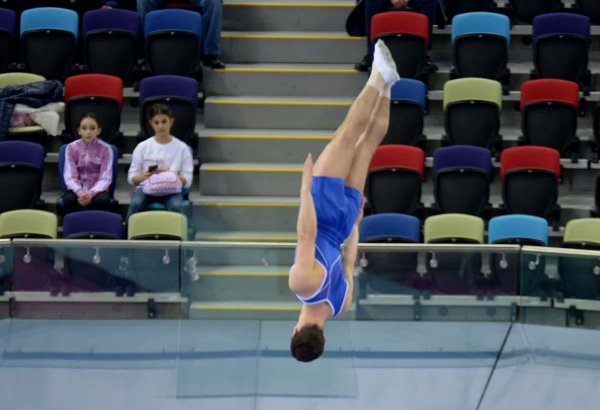 Bakıda batut gimnastikası üzrə FIG Dünya Kubokunun ilk yarış günü start götürüb (FOTO)