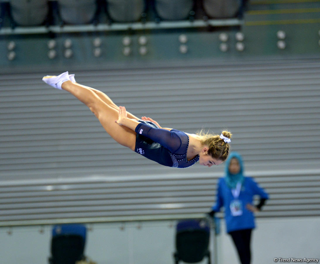 Bakıda batut gimnastikası üzrə FIG Dünya Kubokunun ilk yarış günü start götürüb (FOTO)