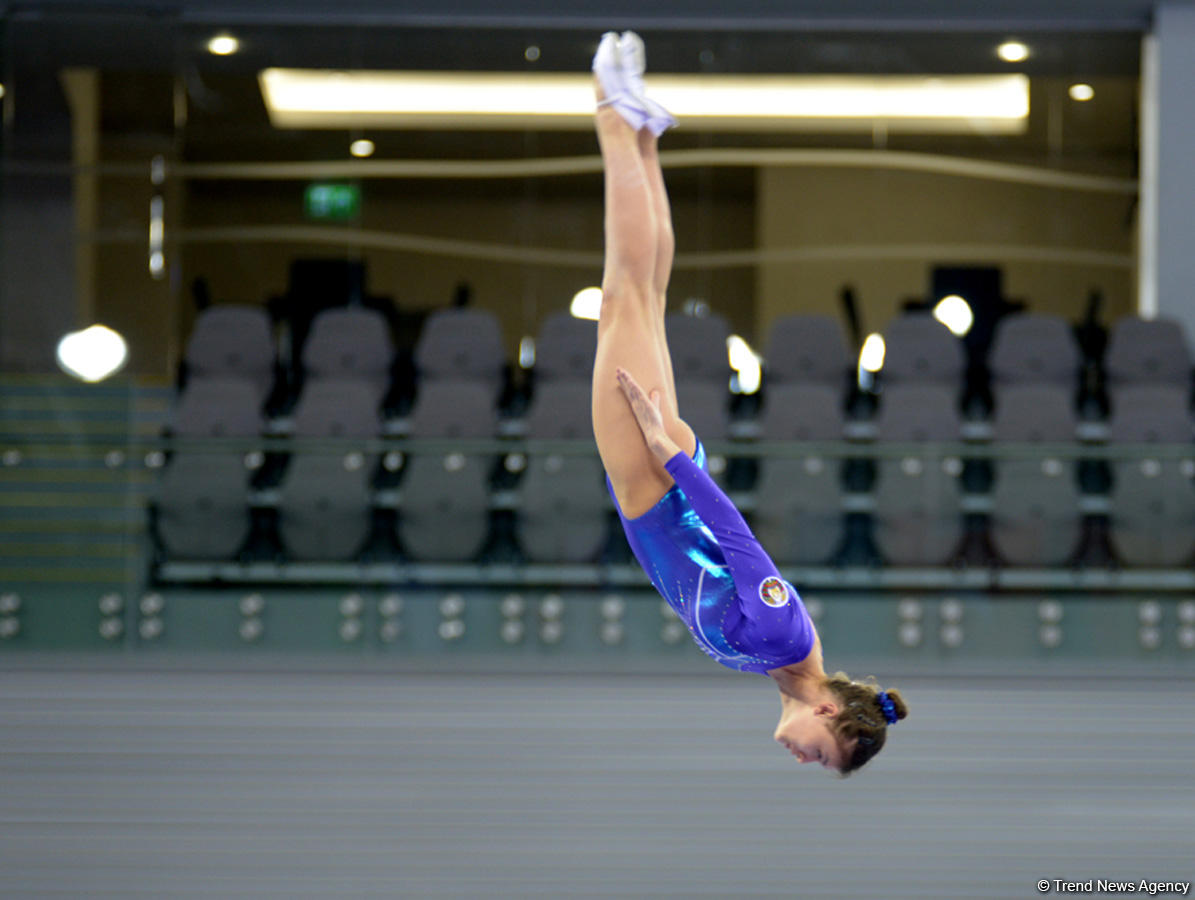 Bakıda batut gimnastikası üzrə FIG Dünya Kubokunun ilk yarış günü start götürüb (FOTO)