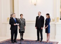 Azərbaycanın birinci xanımı Mehriban Əliyeva Macarıstanın ali ordeni ilə təltif edilib (FOTO)