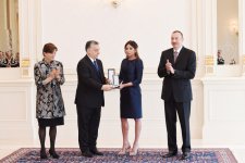 Azərbaycanın birinci xanımı Mehriban Əliyeva Macarıstanın ali ordeni ilə təltif edilib (FOTO)