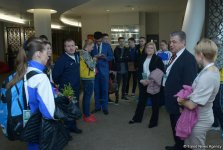 Ukrayna səfirliyinin birinci katibi Bakıda batut gimnastikası üzrə Dünya Kubokunda idmançılarla görüşüb (FOTO)