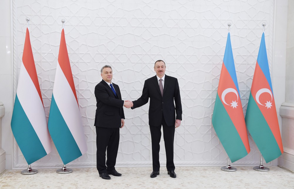 Prezident İlham Əliyevin Macarıstanın Baş naziri ilə təkbətək görüşü olub (FOTO)