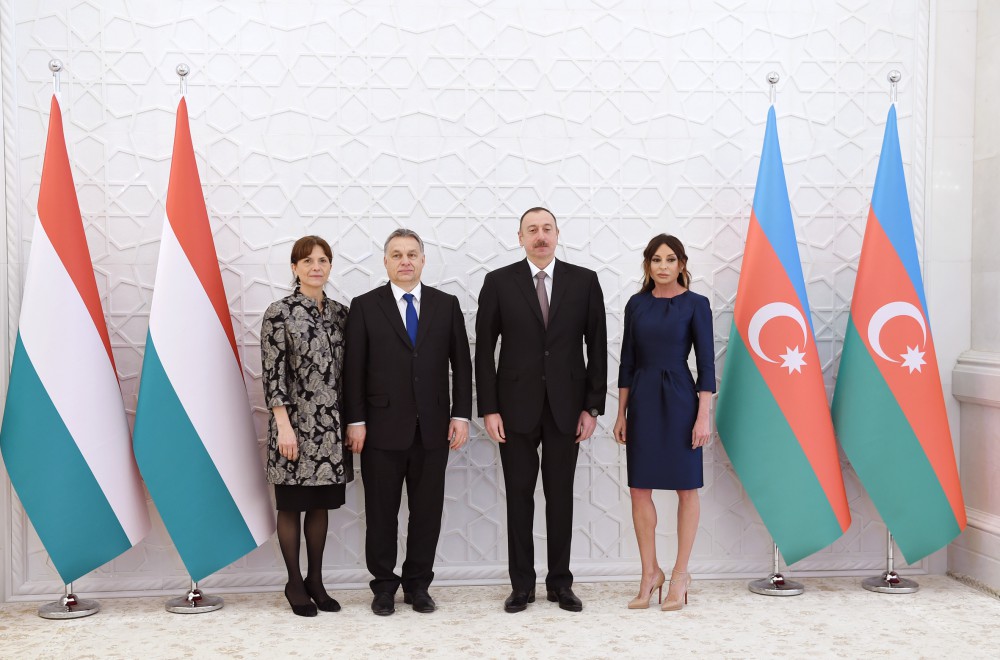 Prezident İlham Əliyevin Macarıstanın Baş naziri ilə təkbətək görüşü olub (FOTO)