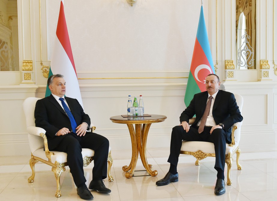 Prezident İlham Əliyevin Macarıstanın Baş naziri ilə təkbətək görüşü olub (FOTO)