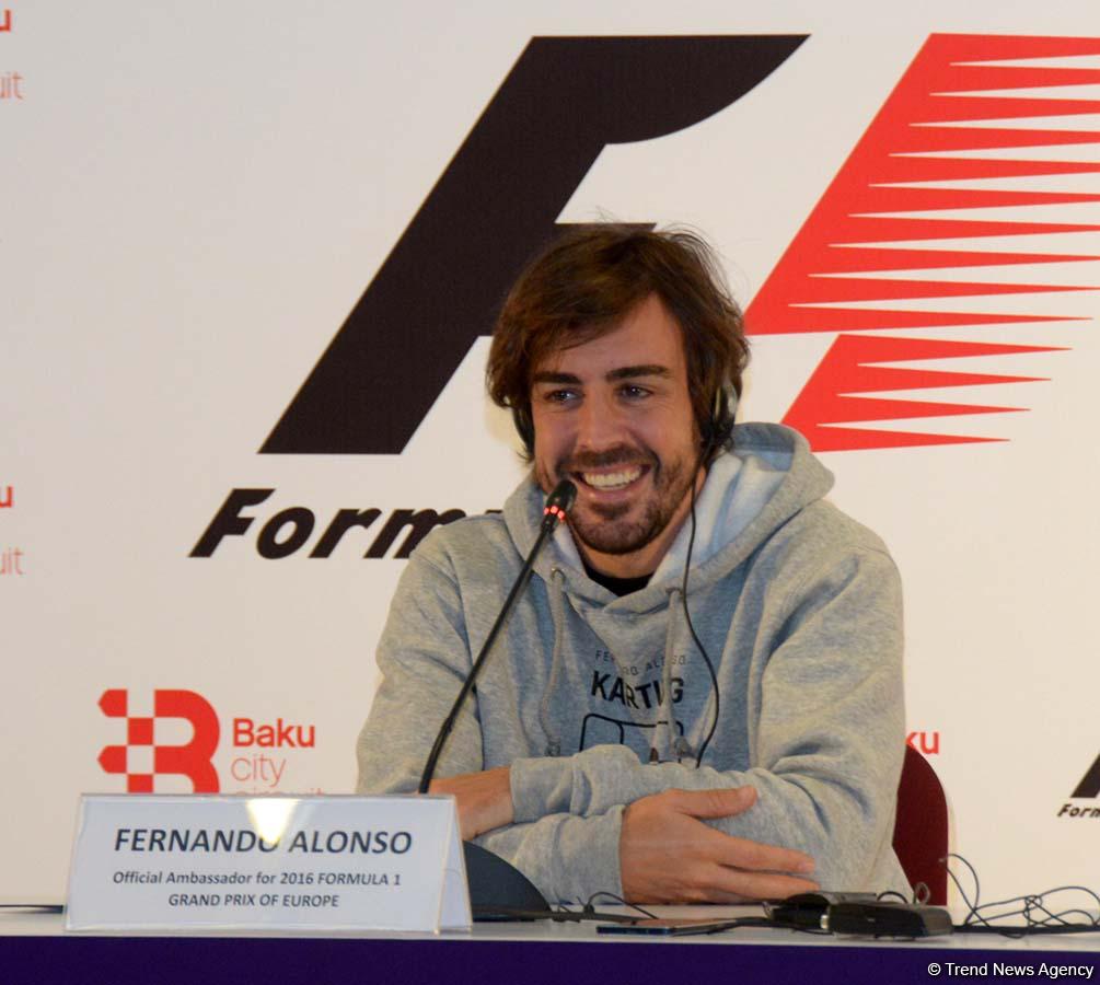 Fernando Alonso: "Bakıda əsrarəngiz yarışmanın şahidi olacaqsınız" (ƏLAVƏ OLUNUB) (FOTO)
