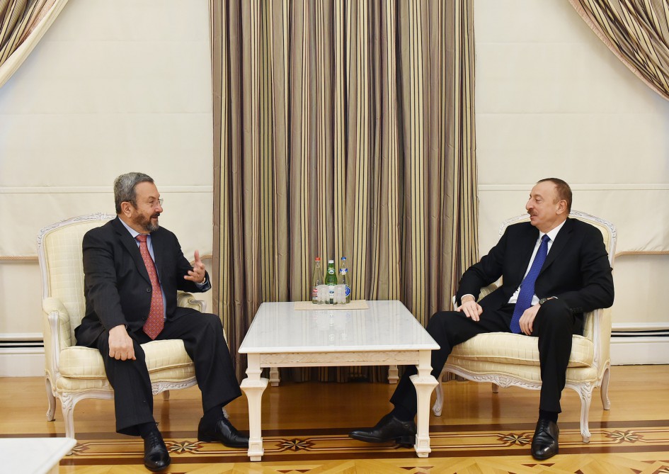 İlham Əliyev İsrailin keçmiş Baş naziri Ehud Barakı qəbul edib