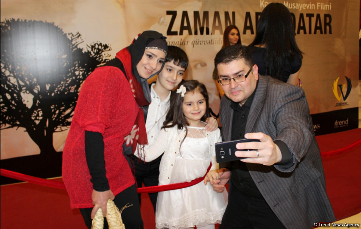 Bakıda “Zaman adlı qatar” filminin qala-gecəsi keçirildi – qırmızı xalı, alqışlar, göz yaşları... (FOTO)