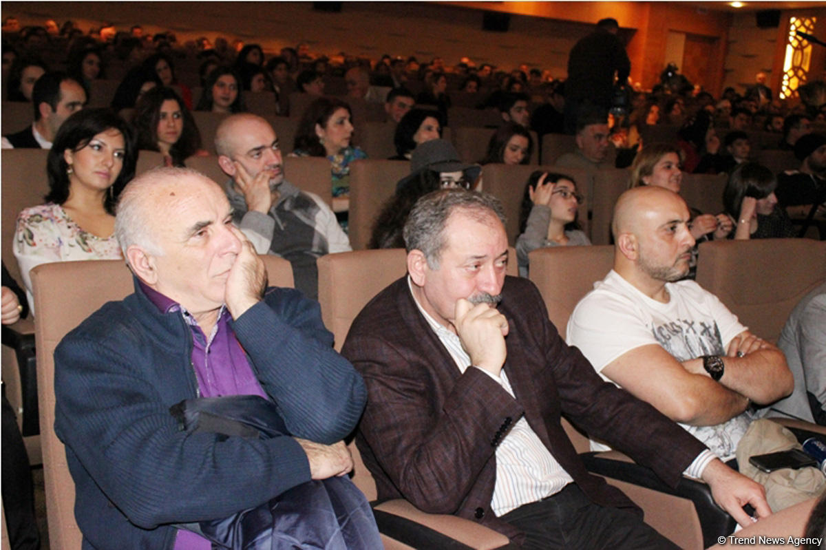 Bakıda “Zaman adlı qatar” filminin qala-gecəsi keçirildi – qırmızı xalı, alqışlar, göz yaşları... (FOTO)