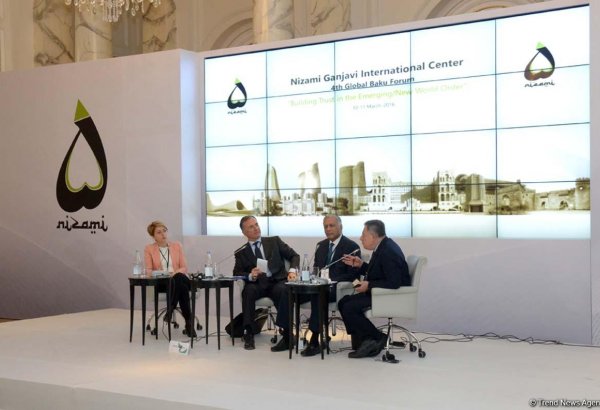 IV Qlobal Bakı Forumu öz işini davam etdirir (FOTO)