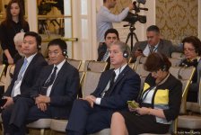 IV Qlobal Bakı Forumu öz işini davam etdirir (FOTO)