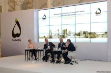 IV Qlobal Bakı Forumu öz işini davam etdirir (FOTO)