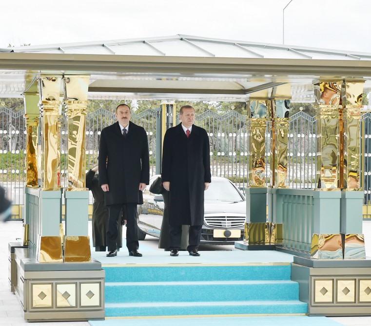 Prezident İlham Əliyevin Ankarada rəsmi qarşılanma mərasimi olub (FOTO)