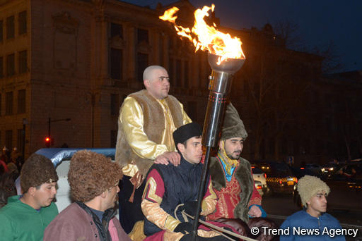 Bakıda atəşfəşanlıq oldu (FOTO)