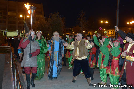 Bakıda atəşfəşanlıq oldu (FOTO)