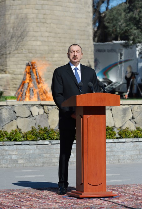 Prezident İlham Əliyev və xanımı Novruz bayramı münasibətilə ümumxalq şənliyində iştirak ediblər (ƏLAVƏ OLUNUB) (FOTO)