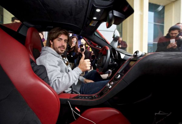 Fernando Alonso azərbaycanlı azarkeşlərindən aldığı dəstəyə görə minnətdarlığını bildirib