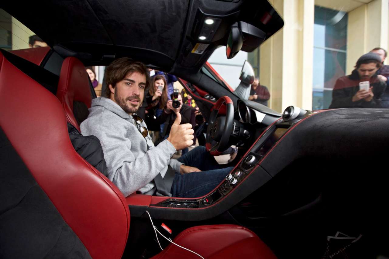 Fernando Alonso azərbaycanlı azarkeşlərindən aldığı dəstəyə görə minnətdarlığını bildirib