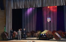 Maqsud İbrahimbəyovla vida mərasimi keçirilib (FOTO) (ƏLAVƏ OLUNUB)