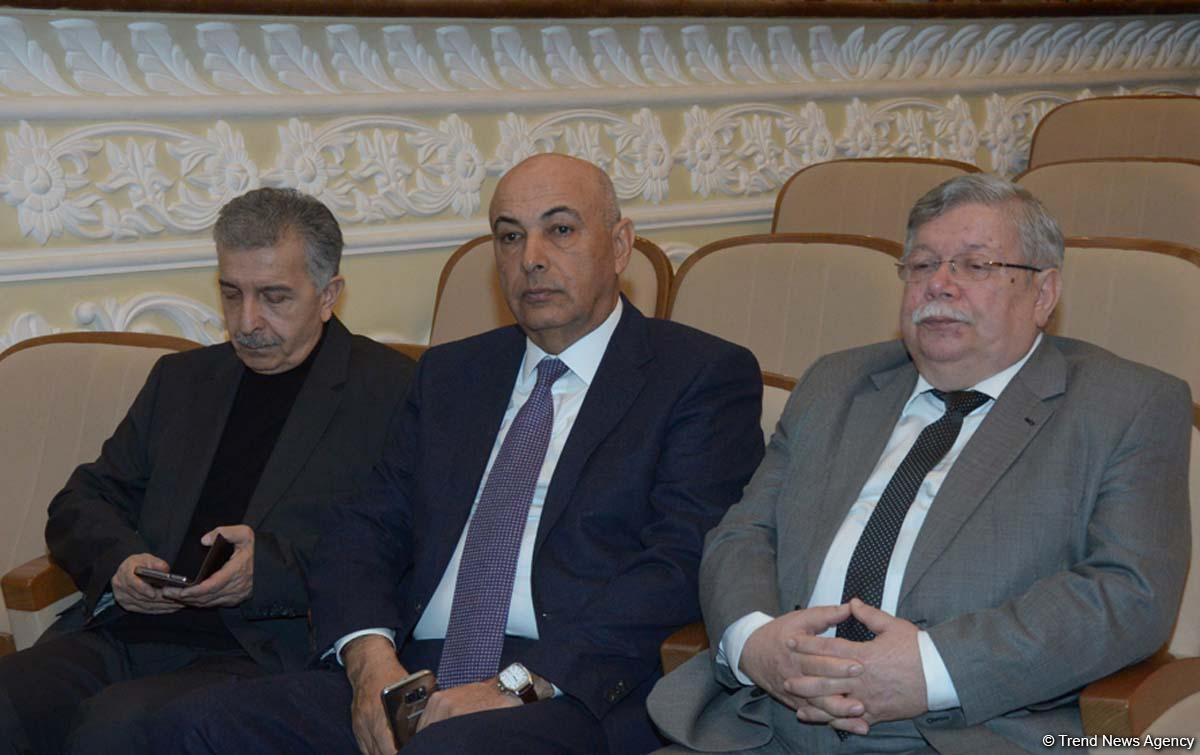 Maqsud İbrahimbəyovla vida mərasimi keçirilib (FOTO) (ƏLAVƏ OLUNUB)