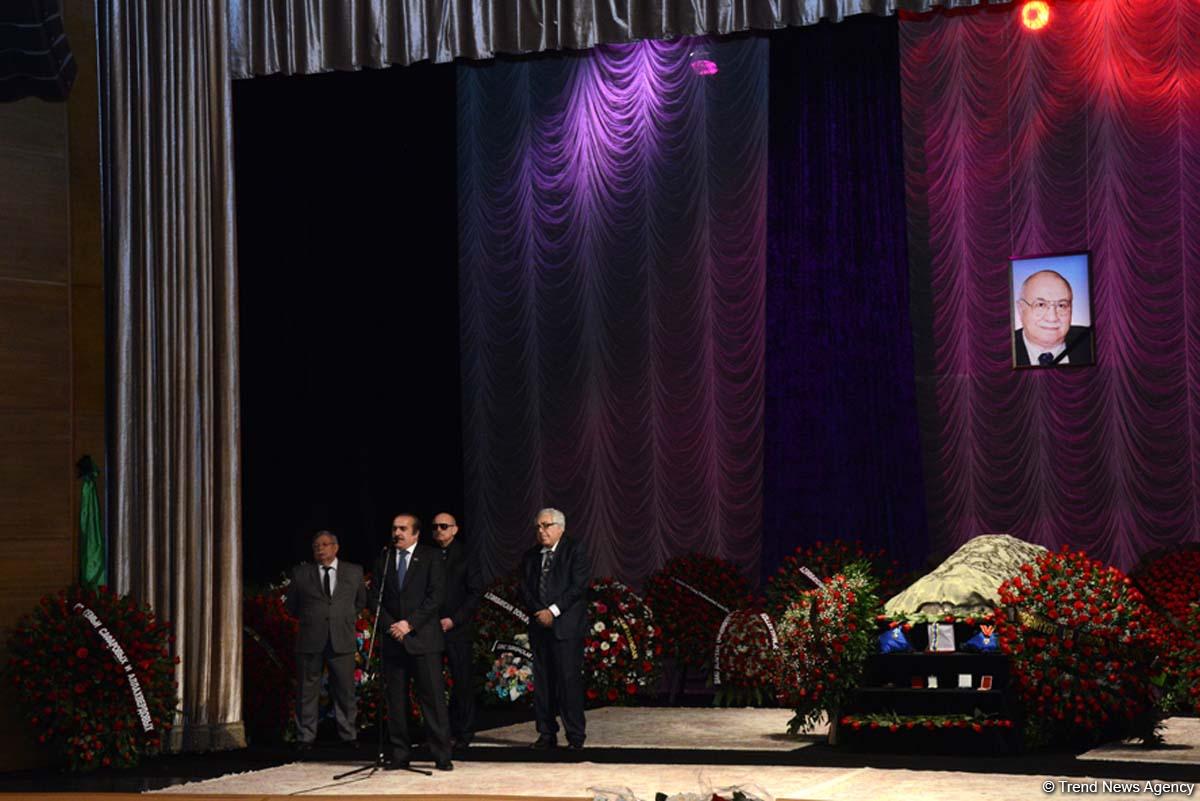 Maqsud İbrahimbəyovla vida mərasimi keçirilib (FOTO) (ƏLAVƏ OLUNUB)