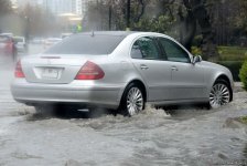 İntensiv yağışlar Bakı küçələrində problemlər yaradıb (FOTO/VİDEO)