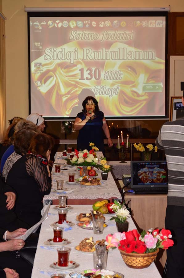 Xalq artisti Sidqi Ruhullanın 130 illik yubileyi ilə bağlı tədbir keçirilib (FOTO)
