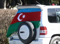 Azərbaycan xalqı Milli Ordumuzun uğurlarını qeyd edir (ƏLAVƏ OLUNUB)  (FOTO 1)