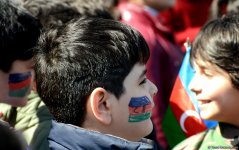 Azərbaycan xalqı Milli Ordumuzun uğurlarını qeyd edir (ƏLAVƏ OLUNUB)  (FOTO 1)